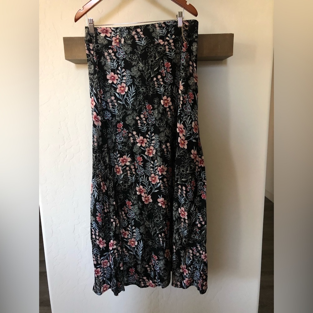 Caroline Morgan|Floral column maxi skirt, Dark Florals••90’s style, SUMMER ready - Picture 7 of 11